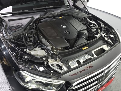 MERCEDES-BENZ E-CLASS - 7