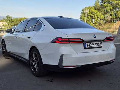 BMW 5 SERIES - 7