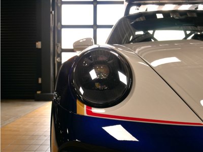 PORSCHE 911 - 8