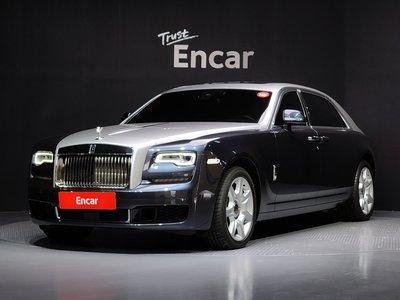 ROLLS-ROYCE GHOST