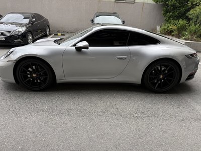 PORSCHE 911 - 4