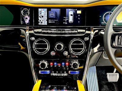 ROLLS-ROYCE CULLINAN - 10