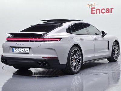 PORSCHE PANAMERA - 4