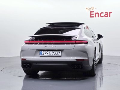 PORSCHE PANAMERA - 3