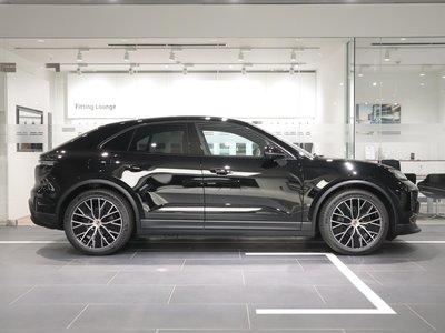 PORSCHE MACAN - 4