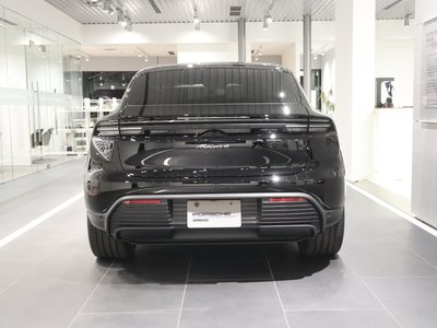 PORSCHE MACAN - 6