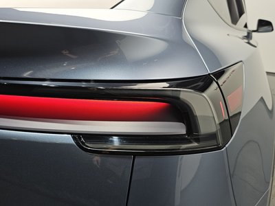 TESLA MODEL Y - 10
