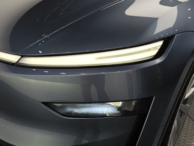 TESLA MODEL Y - 9