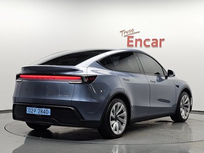 TESLA MODEL Y - 2