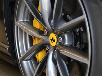 صورة 10 لـ 2021 Ferrari 812 GTS