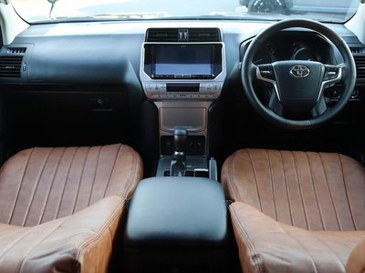 2019 Toyota LAND CRUISER PRADO 照片 3