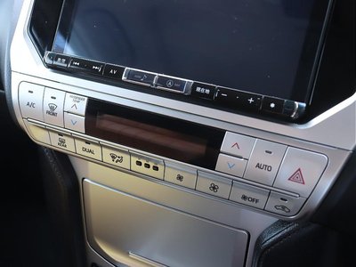 صورة مصغرة 34 لـ 2019 Toyota LAND CRUISER PRADO