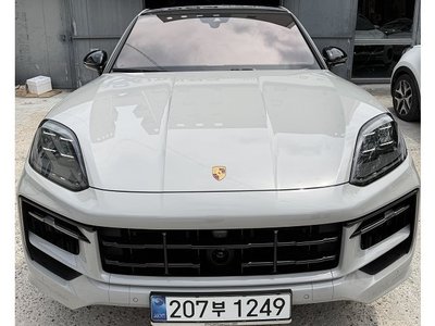 PORSCHE CAYENNE - 1