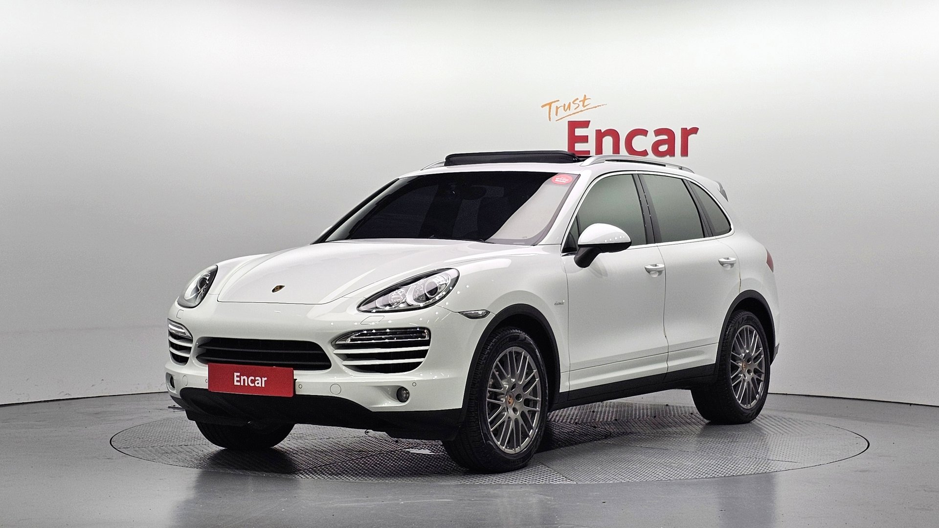 PORSCHE NEW CAYENNE - View 1