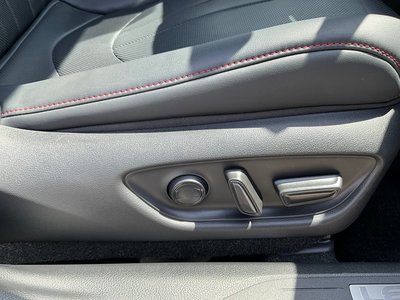 2025 Lexus LBX — миниатюра 15