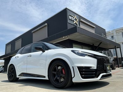 2025 Lexus LBX 照片 1