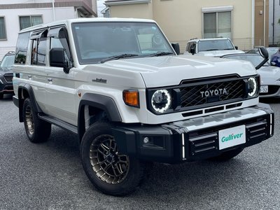 TOYOTA LAND CRUISER 70 - 1