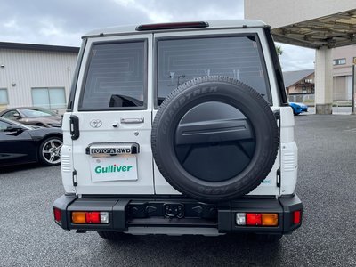 TOYOTA LAND CRUISER 70 - 5