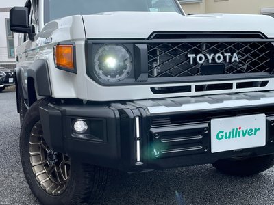 TOYOTA LAND CRUISER 70 - 9