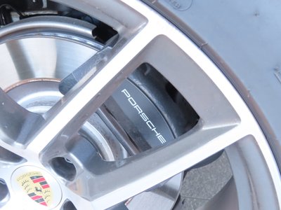 2025 Porsche MACAN thumbnail 17