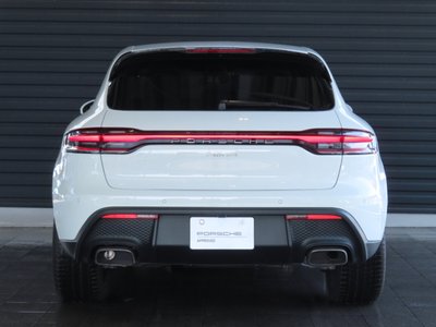 صورة 8 لـ 2025 Porsche MACAN