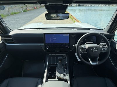 2026 Lexus GX photo 3