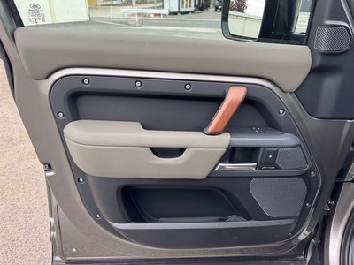 صورة مصغرة 93 لـ 2024 LAND Rover DEFENDER
