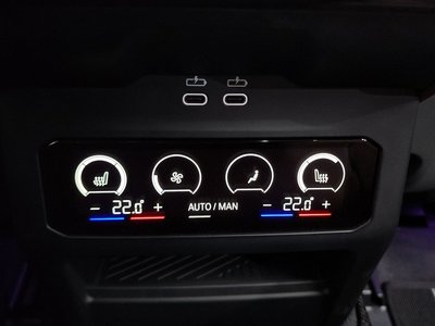 صورة مصغرة 32 لـ 2025 BMW 5 SERIES
