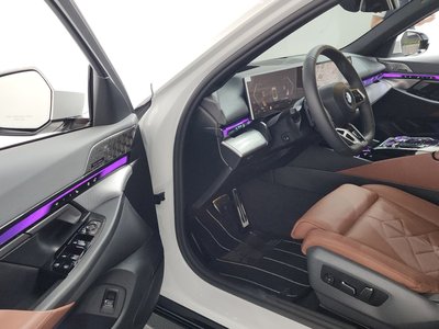 صورة مصغرة 13 لـ 2025 BMW 5 SERIES