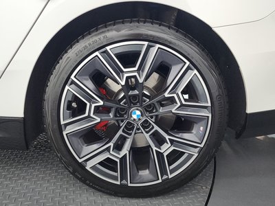 2025 BMW 5 SERIES 照片 8