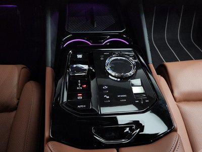 صورة مصغرة 12 لـ 2025 BMW 5 SERIES