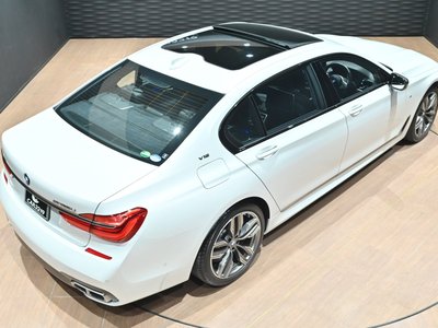 2017 BMW 7 SERIES — фото 9
