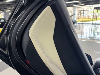 LAMBORGHINI AVENTADOR - 7