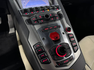 LAMBORGHINI AVENTADOR - 9