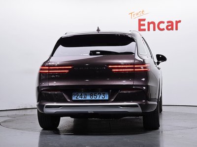 GENESIS ELECTRIFIED GV70 - 4