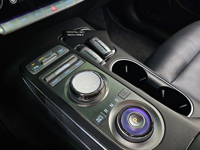 2022 Genesis ELECTRIFIED GV70 — миниатюра 12
