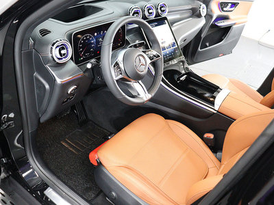 2025 Mercedes-BENZ GLC — миниатюра 11