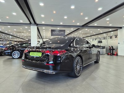 MERCEDES-BENZ E-CLASS - 9