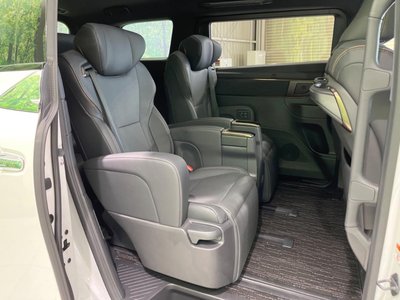 TOYOTA ALPHARD - 9