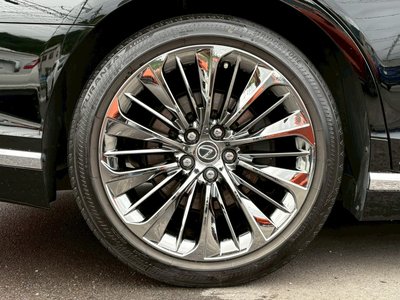 صورة مصغرة 12 لـ 2017 Lexus LS