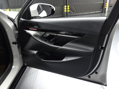 2024 BMW 5 SERIES thumbnail 14