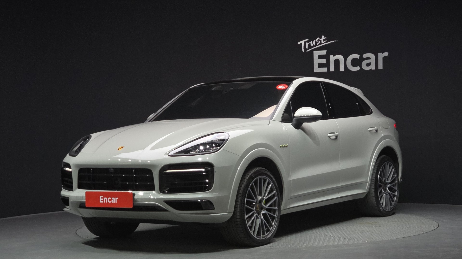 PORSCHE CAYENNE - View 1