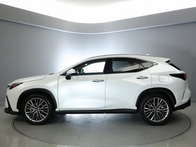 صورة 4 لـ 2023 Lexus NX