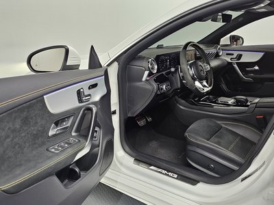 MERCEDES-BENZ CLA - 10