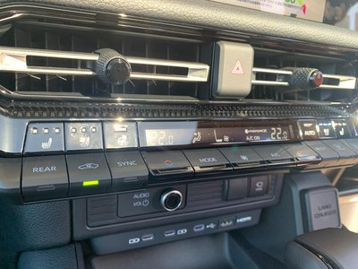 2025 Toyota LAND CRUISER 250 — миниатюра 13
