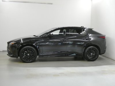 2023 Lexus RZ thumbnail 36
