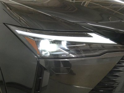 2023 Lexus RZ thumbnail 33