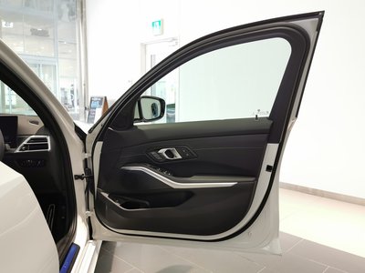 2025 BMW 3 SERIES — миниатюра 24