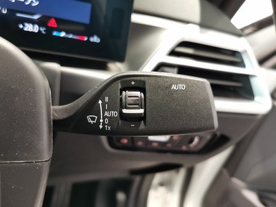2025 BMW 3 SERIES — миниатюра 32