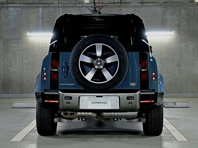 LAND ROVER DEFENDER - 10